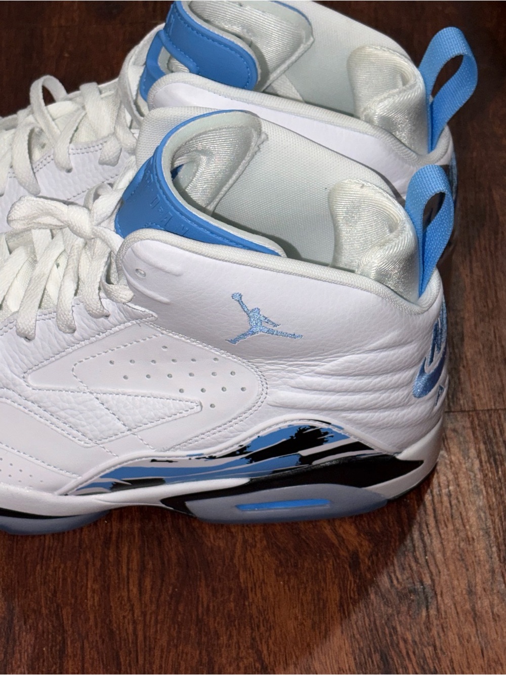 Jordan size 9 - Picture 5 of 16